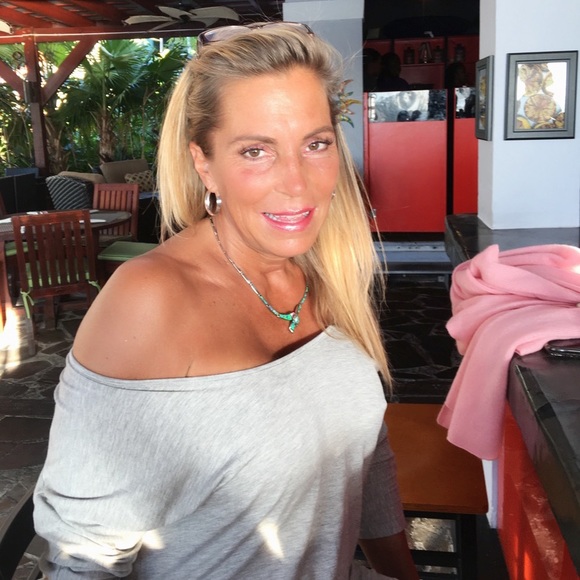 Meet your Posher, Melissa - Picture 3 of 3